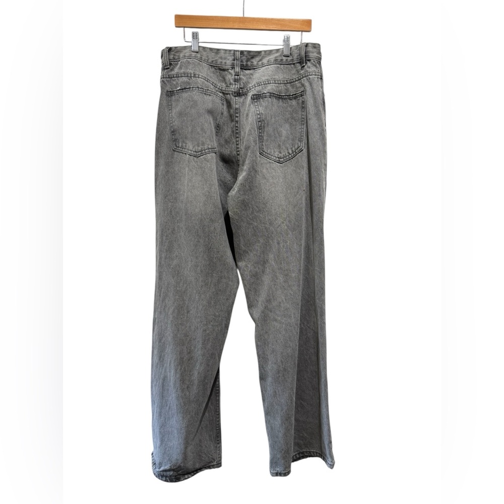 PrettyLittleThing Women's Gray Distressed Wide Leg Jeans #252 - Picture 2 of 4